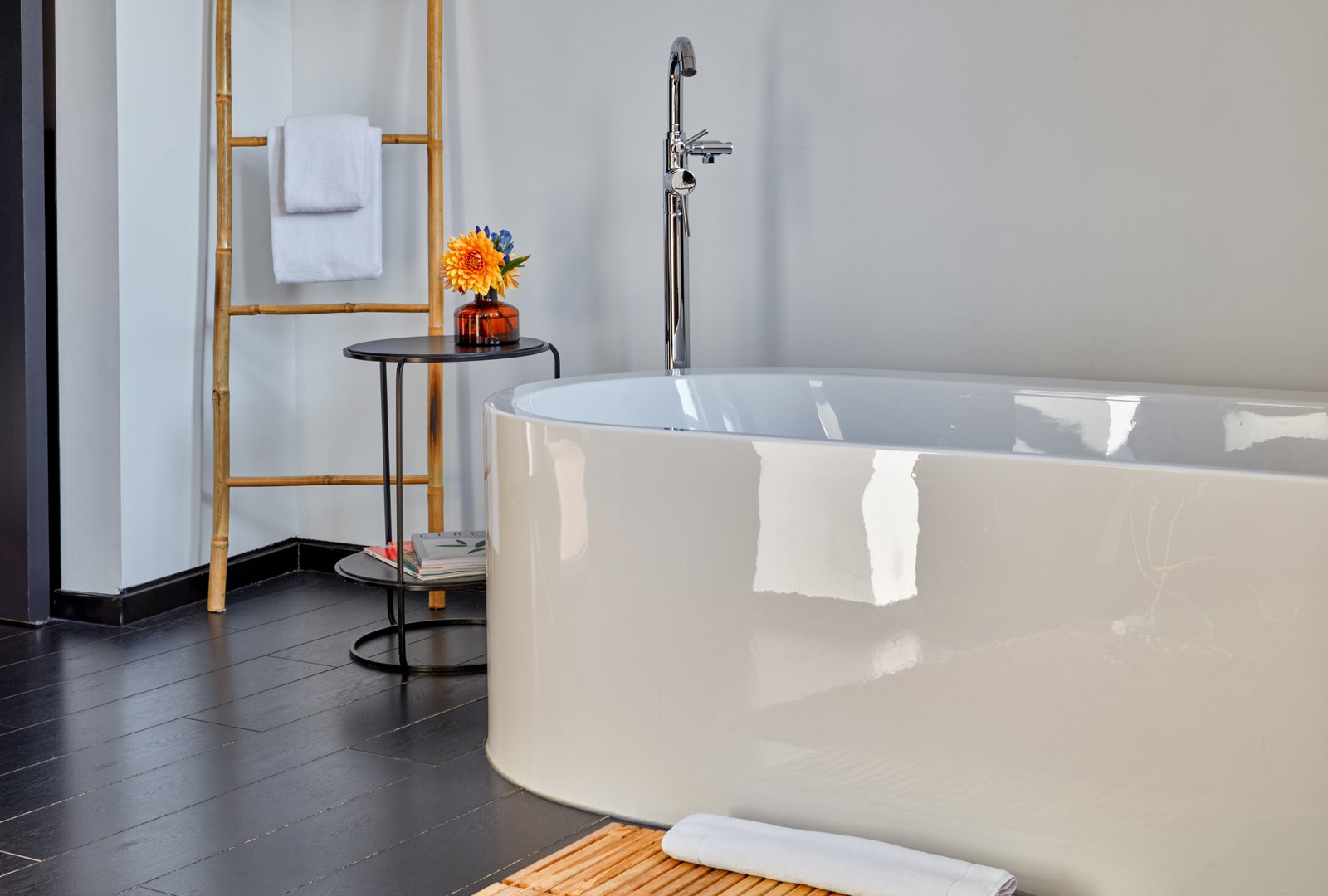 Sir-Albert_Room_Suite_Low-Res8